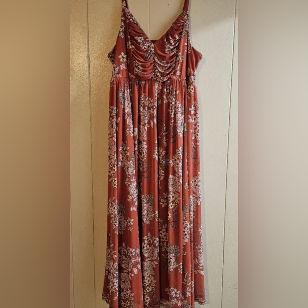 BRAND NEW TORRID SIZE 1 MAXI DRESS